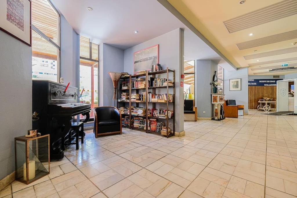 פורטימאו T2 With Pool, 300M From The Beach מראה חיצוני תמונה